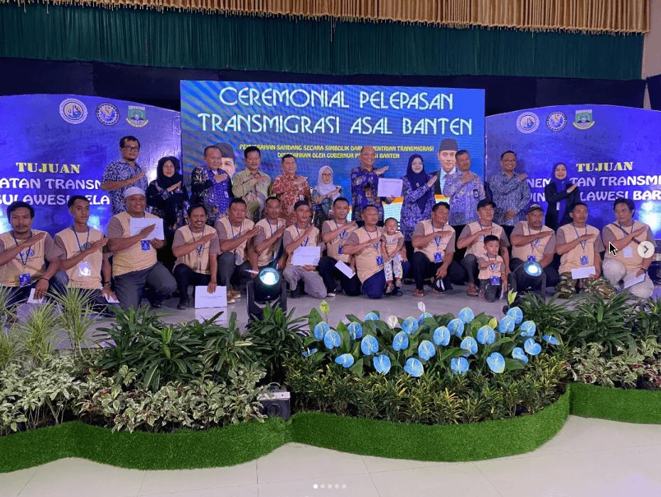 Seremonial Pelepasan Transmigran Asal Banten
